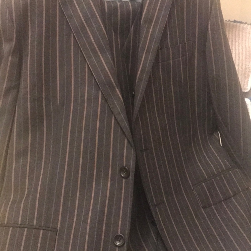 Men’s three piece single breast suit